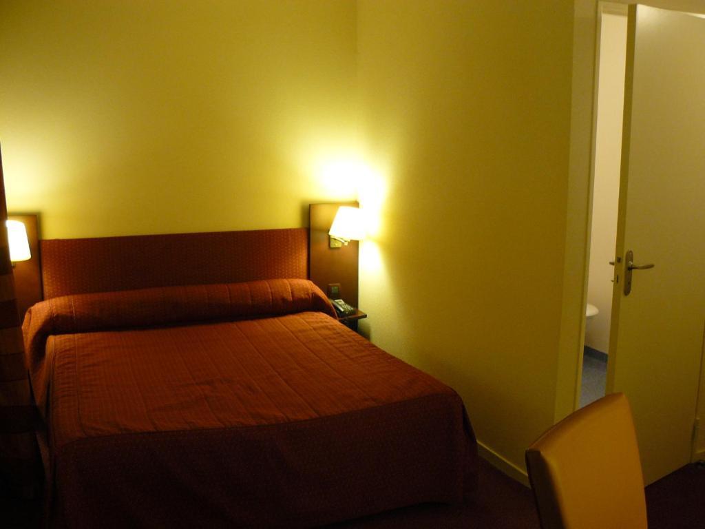 Le Parc Des Fees Hotel Retaurant & Spa La Bourboule Habitación foto