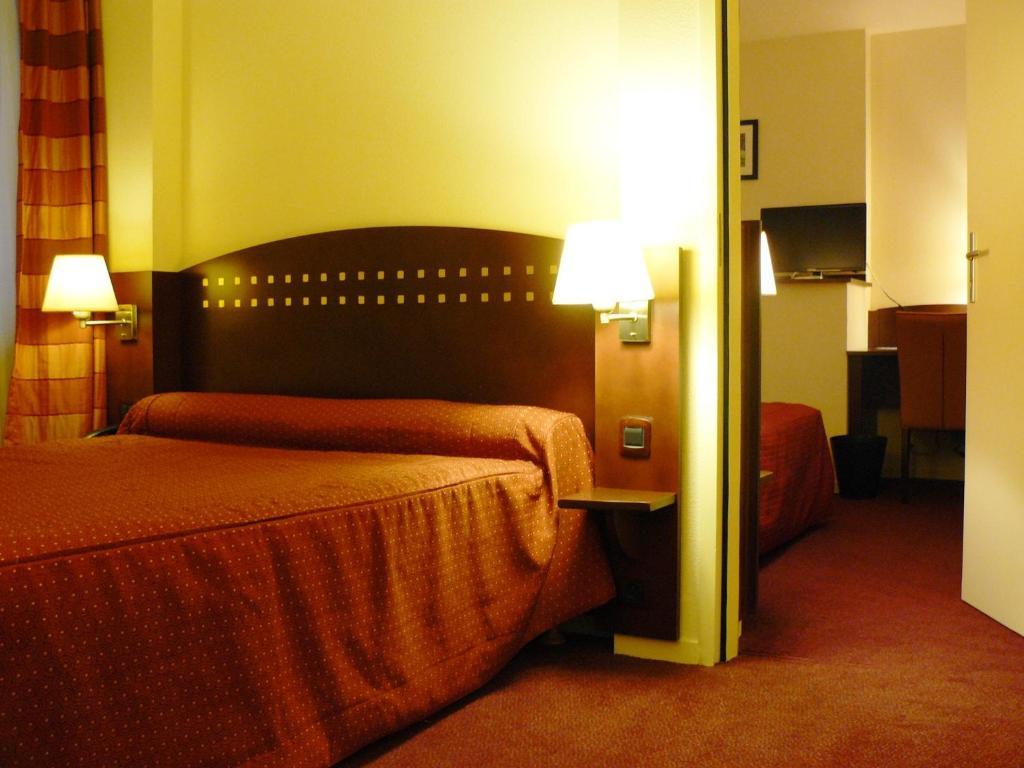 Le Parc Des Fees Hotel Retaurant & Spa La Bourboule Habitación foto
